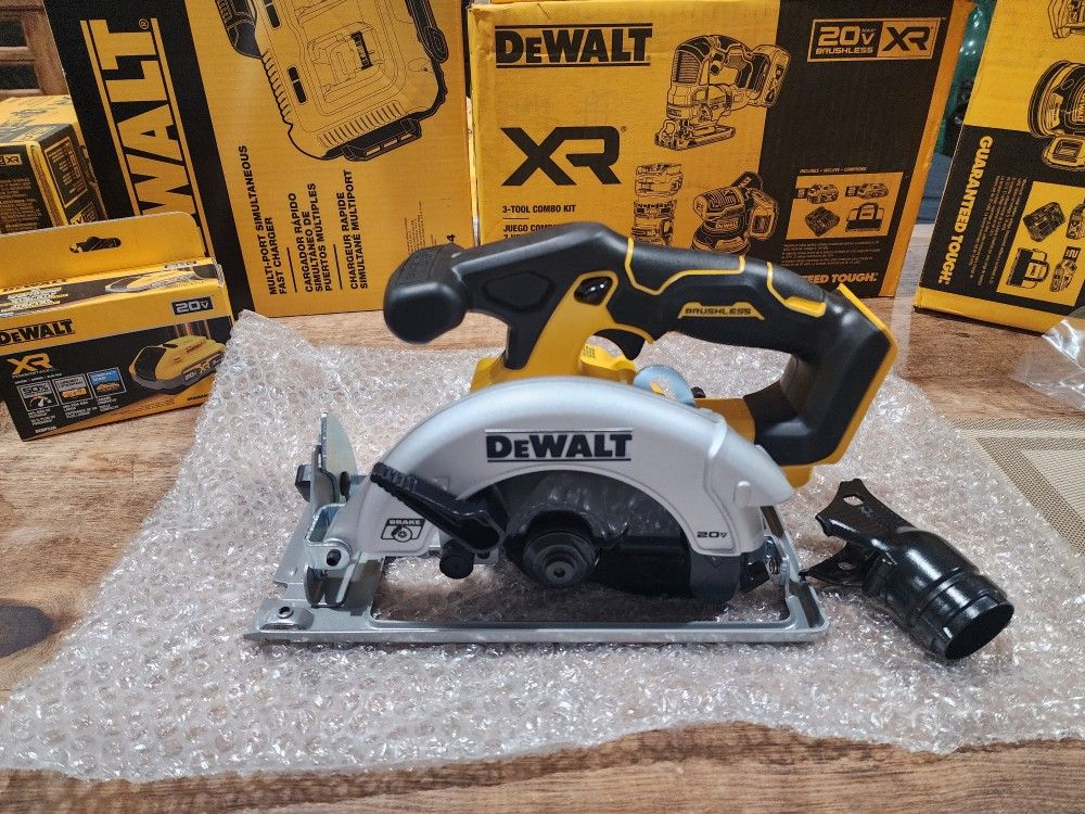 Dewalt 20 Brushless 6 1/2 Skillsaw New $110 In Oxnrard With Blade