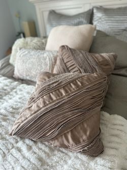 Gorgeous Down Feather DKNY Silk Throw Pillows Airbnb 