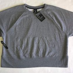 1X WOMEN'S NIKE DRI-FIT CROPPED SWEATSHIRT. (RETAIL $70 make a offer)