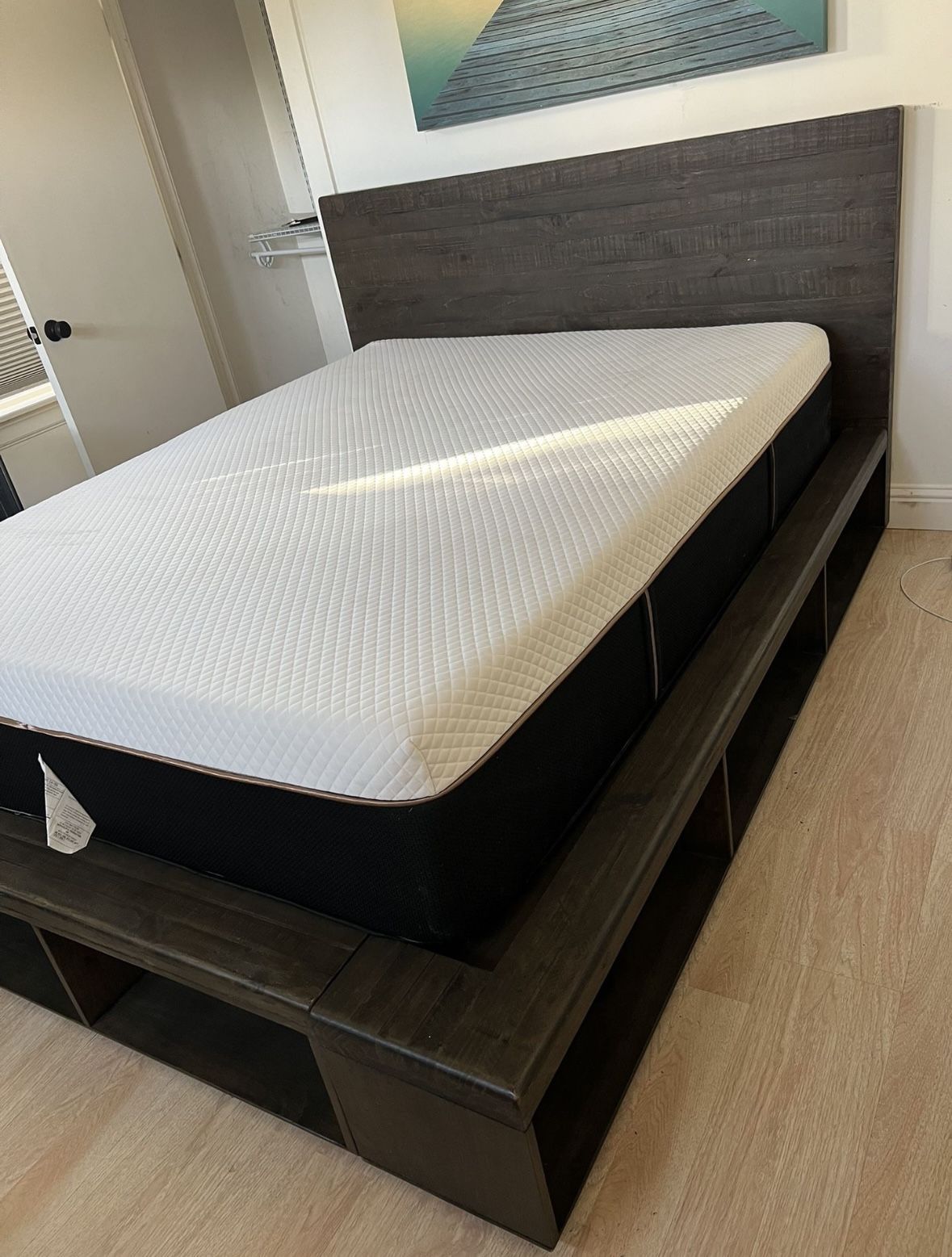 Living Spaces Dylan - Platform Bed (Queen) - No Mattress And Dresser Set