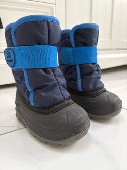 Kamik Kids Snow Boots Size 5 Blue Black Faux Fur Lined