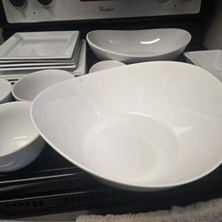 Dinnerware / Bajilla