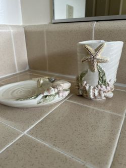 Toothpaste, Toothbrush, And Soap Dish Holder