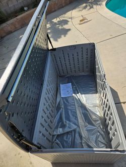 Deck box