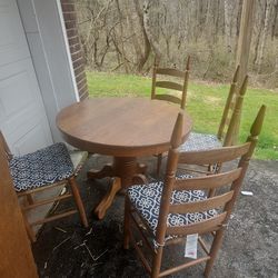 Round Kitchen Table With Chairs