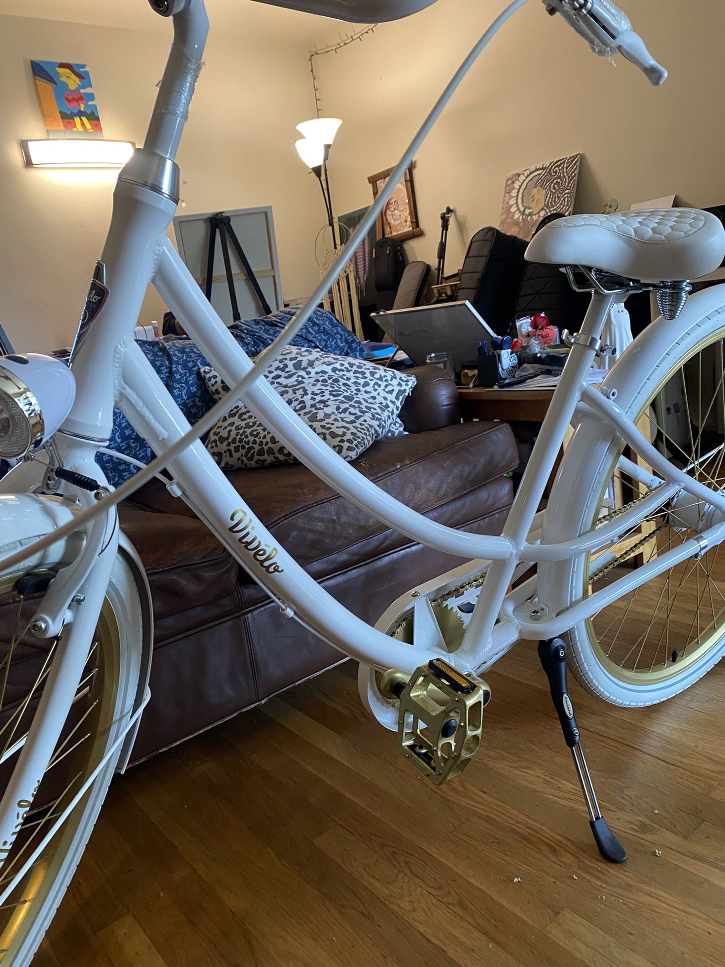 Brand New Vivelo Donatella – Gold/White Women’s Cruiser (Won on TV!)
