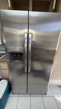 Fridgidaire dual door fridge