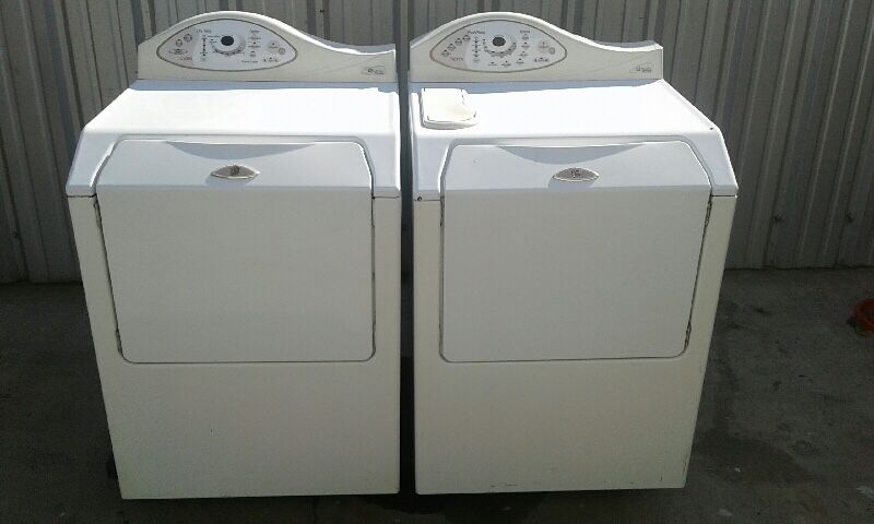 Maytag Front load Washer and Dryer (Matching Set)