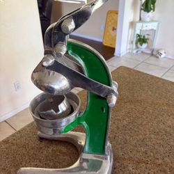MOVING SALE / Mexican Juicer For Sale 