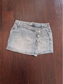 Women’s skirt size small