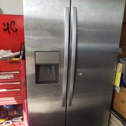 Refrigerator 