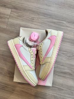 Size 9 men jordan 1 low