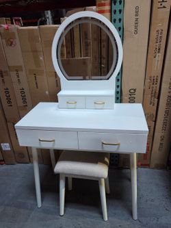 Cute LED vanity set