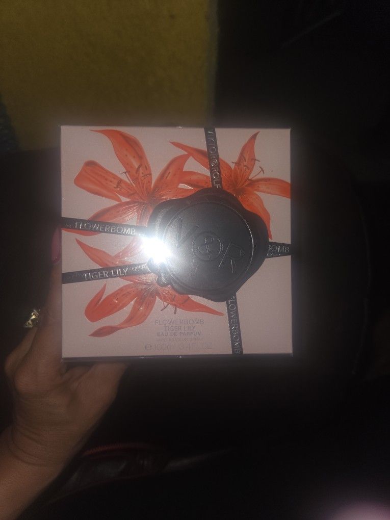 TIGER LILY FRAGRANCE VIKTOR N ROLF 