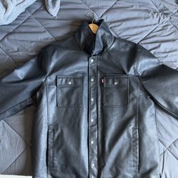 XL Levi’s Men’s Black Faux Leather Trucker Jacket 