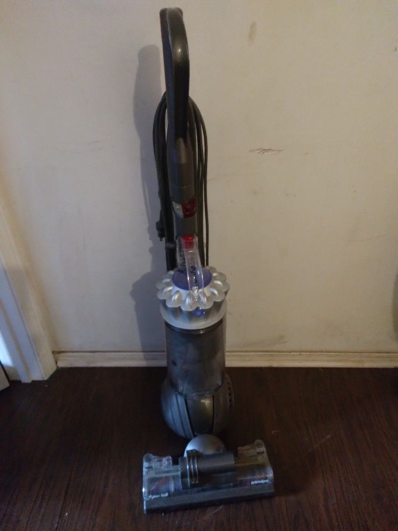 Dyson Ball Pet Vacuum Cleaner 40.00 