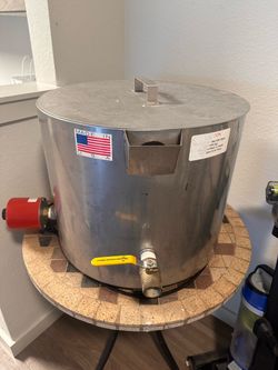 Wax melter