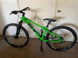 GT Aggressor Pro 27.5” Mt Bike