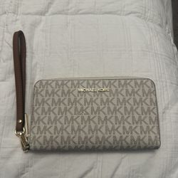 Micheal Kors wallet