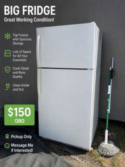 Large Refrigerator – Works Great