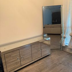 Tv Stand & Mirror 