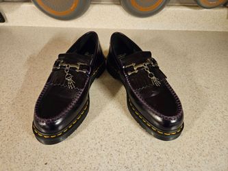 Dr Martens  Adrian bone sniffle..10 men's/11 women's