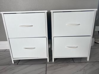2 SMALL NIGHTSTANDS