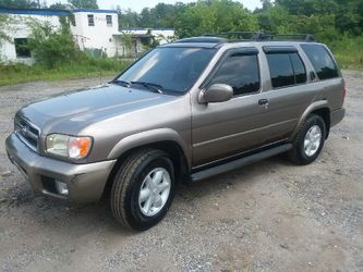 2001 Nissan Pathfinder 4x4 Fully Loaded AC Cold