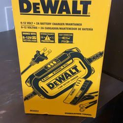 DEWALT 6-12 VOLT BATTERY CHARGER/Maintainer