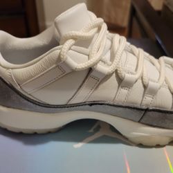 AIR JORDAN 11 RETRO LOW