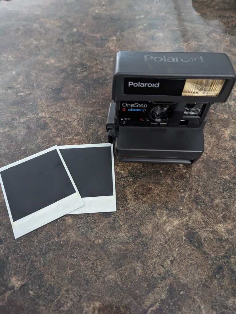 Functional Vintage Polaroid 600 Plus One Step Camera