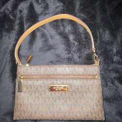 MICHAEL KORS WRISTBAG