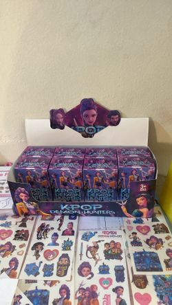 K-pop Surprise Box With Cards And Doll Inside