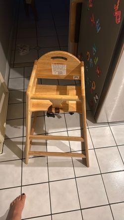 Wooden Baby High Chair used only a handful of times