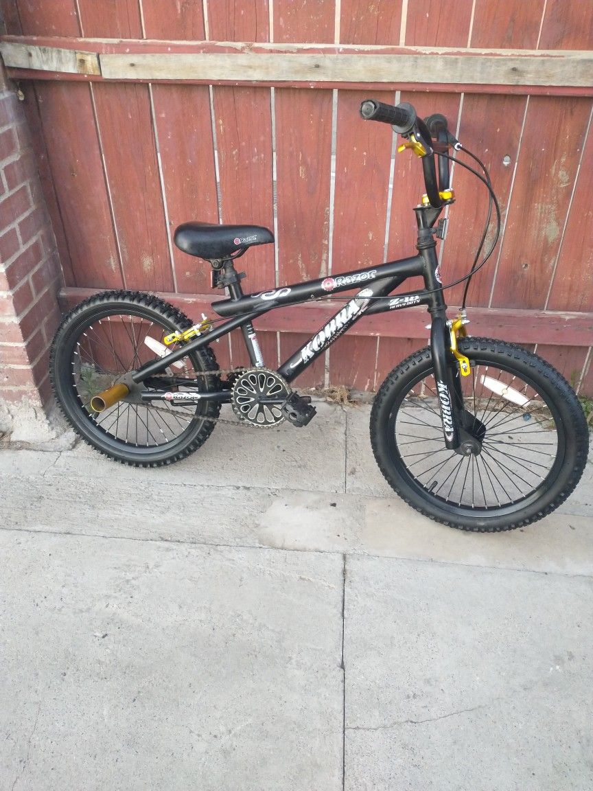 Razor Kobra BMX Bike
