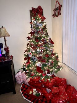 6.5’ Pre Lit Christmas Tree