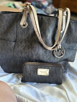 Michael Kors Tote Bag/ Wallet