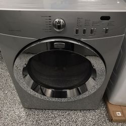 USED Frigidaire Gas Dryer 