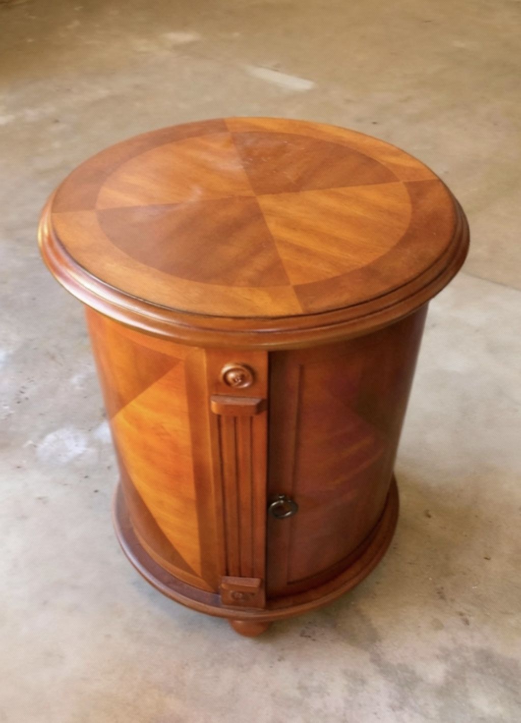 Neoclassical Round Drum Wood End Table with Storage