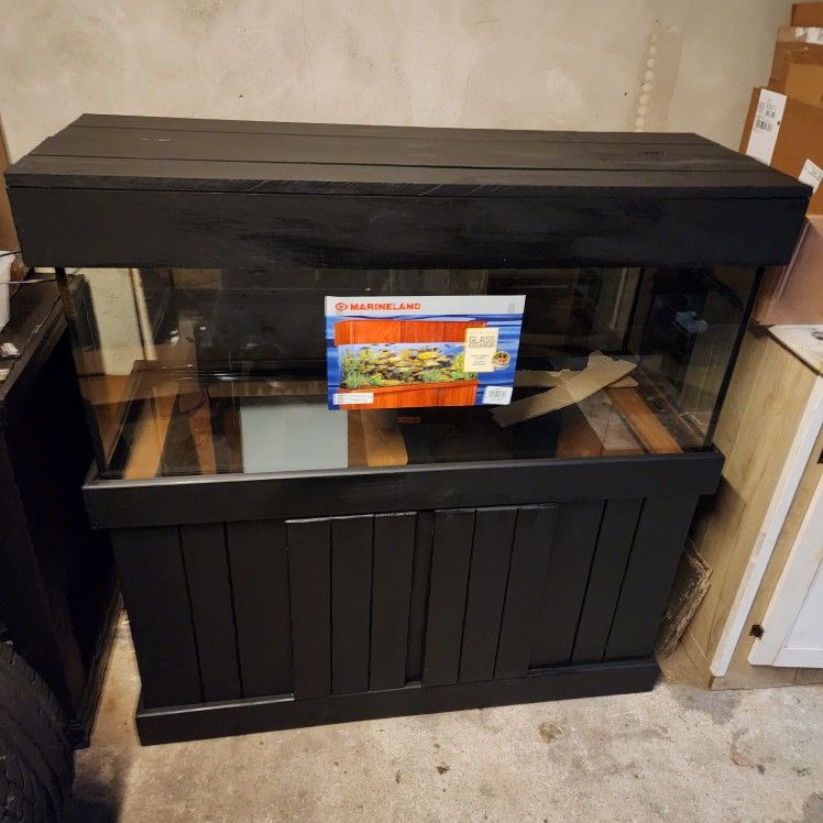 Brand New 75 Gallon Marineland With Canopy And Stand 