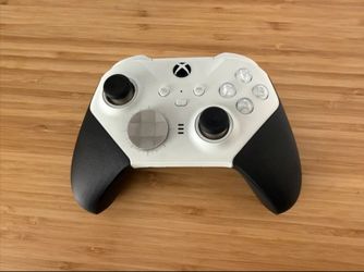 Xbox Series X 1TB Console Bundle with Elite Series 2 Controller