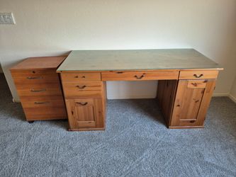 Free desk