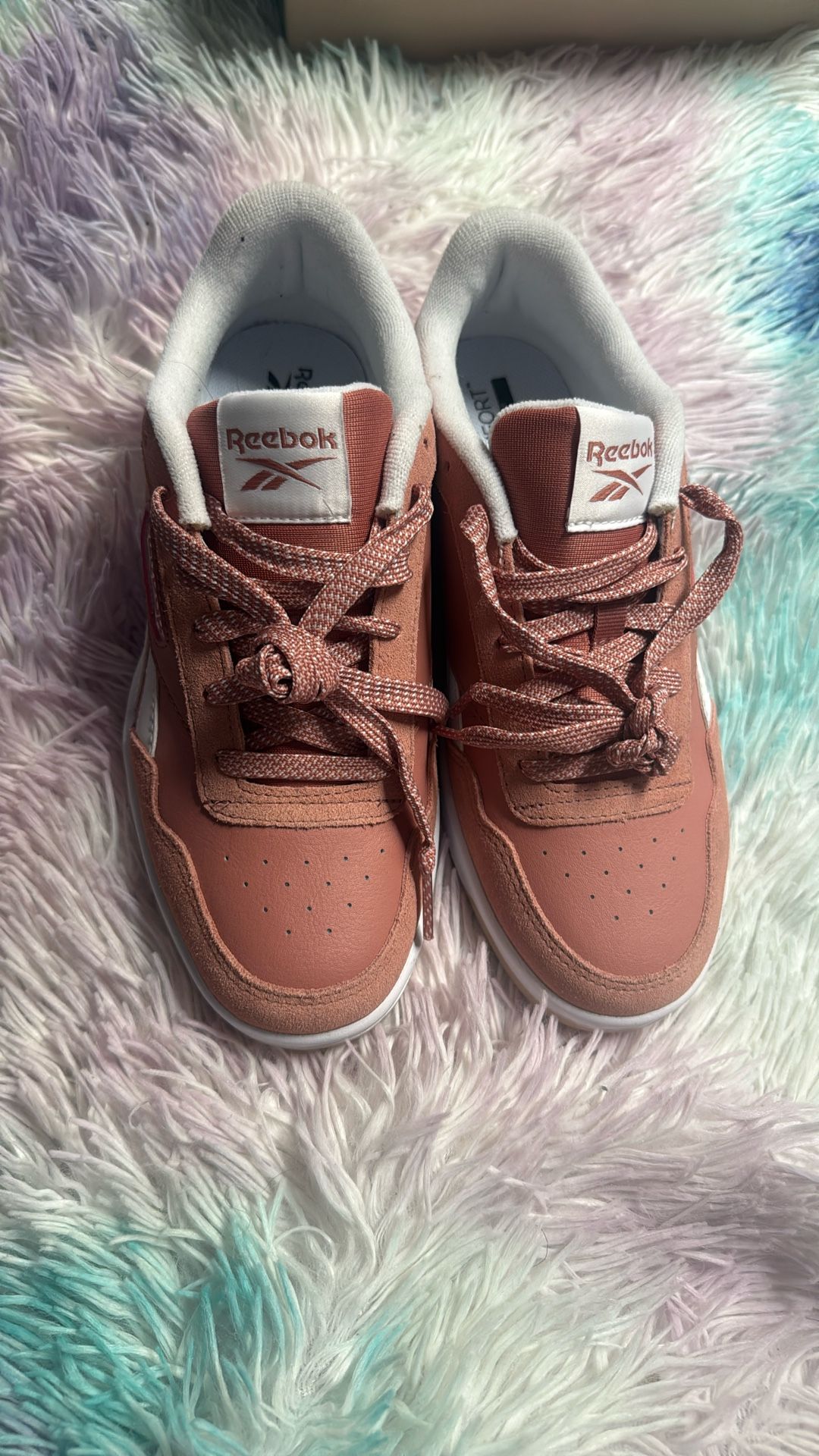 Reebok- Woman Size 7 1/2