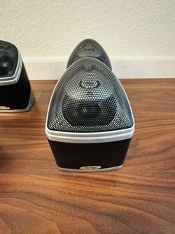 Mirage speaker 4 Small And 1 Center