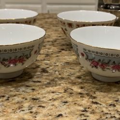 4 beautiful soup bowls