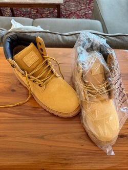 New Size 7.5m Boots