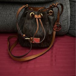 Michael Kors Purse $50  (STILL AVAILABLE)