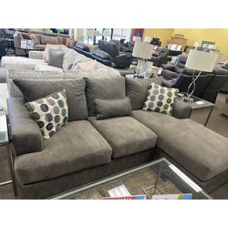 Homewood Furniture Olive Branch Sofa Chaise