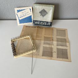 WEAVE-IT Loom with instructions, needle, and Original Box, VINTAGE