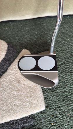 Odyssey 2 ball putter with Microhinge